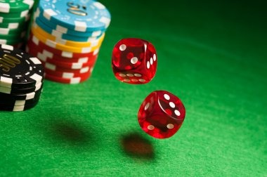 warnetslot mobile app home screen showing live tables, slots, and sportsbook sections